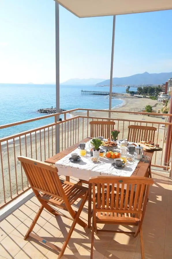 Fronte Mare 2 Apartment Pietra Ligure